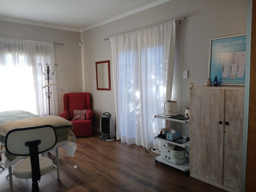 3 Bedroom Property for Sale in Roundhay Western Cape
